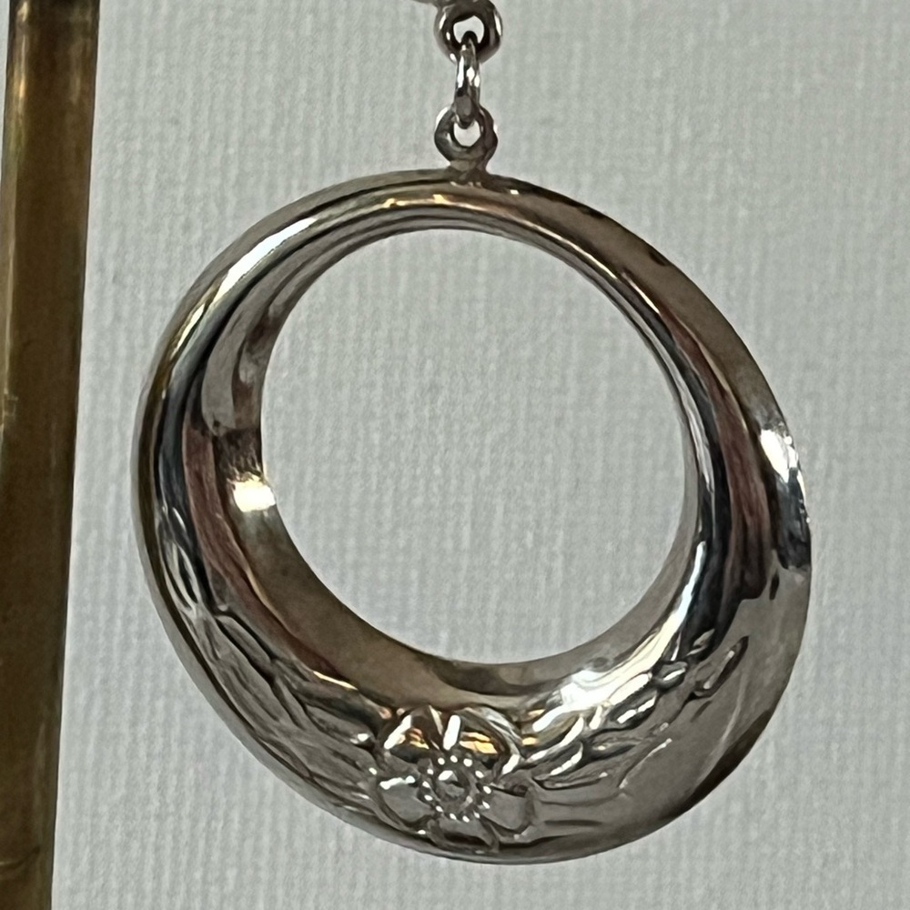 VINTAGE BOHO STYLE LARGE CIRCLE HOOP EARRINGS.. - Picture 5 of 10